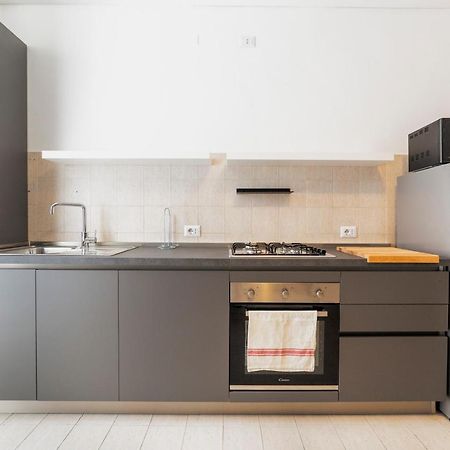 Roomy Apartment Close To Subway M5! Milano Esterno foto